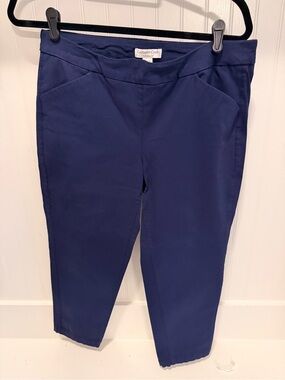 Ladies Coldwater Creek Navy Pull-On  Capri Pants. 12P